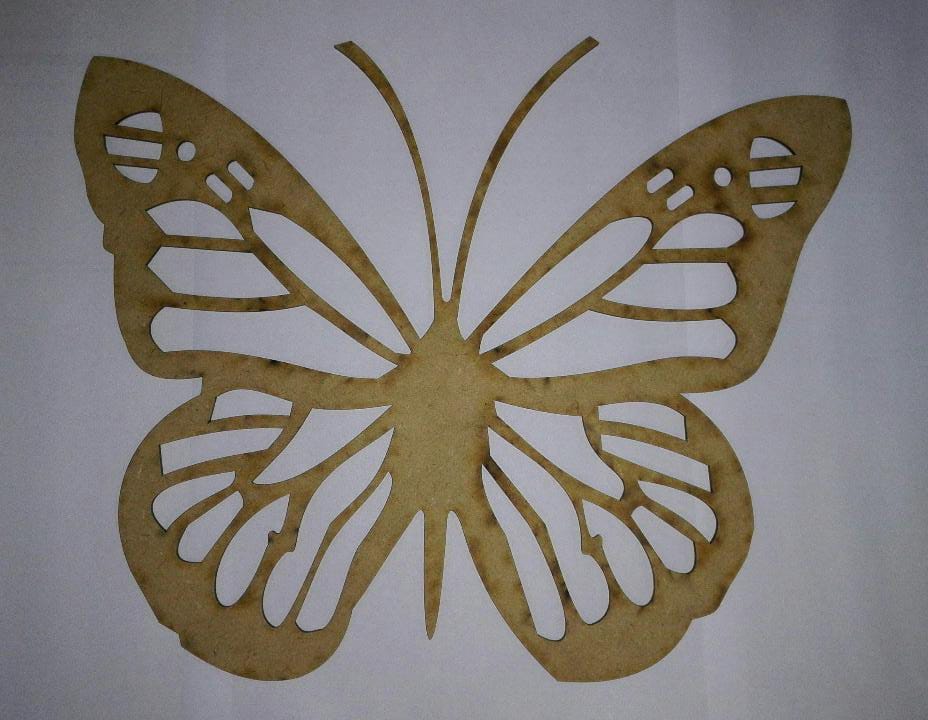 Mariposa calada 30 cm 
