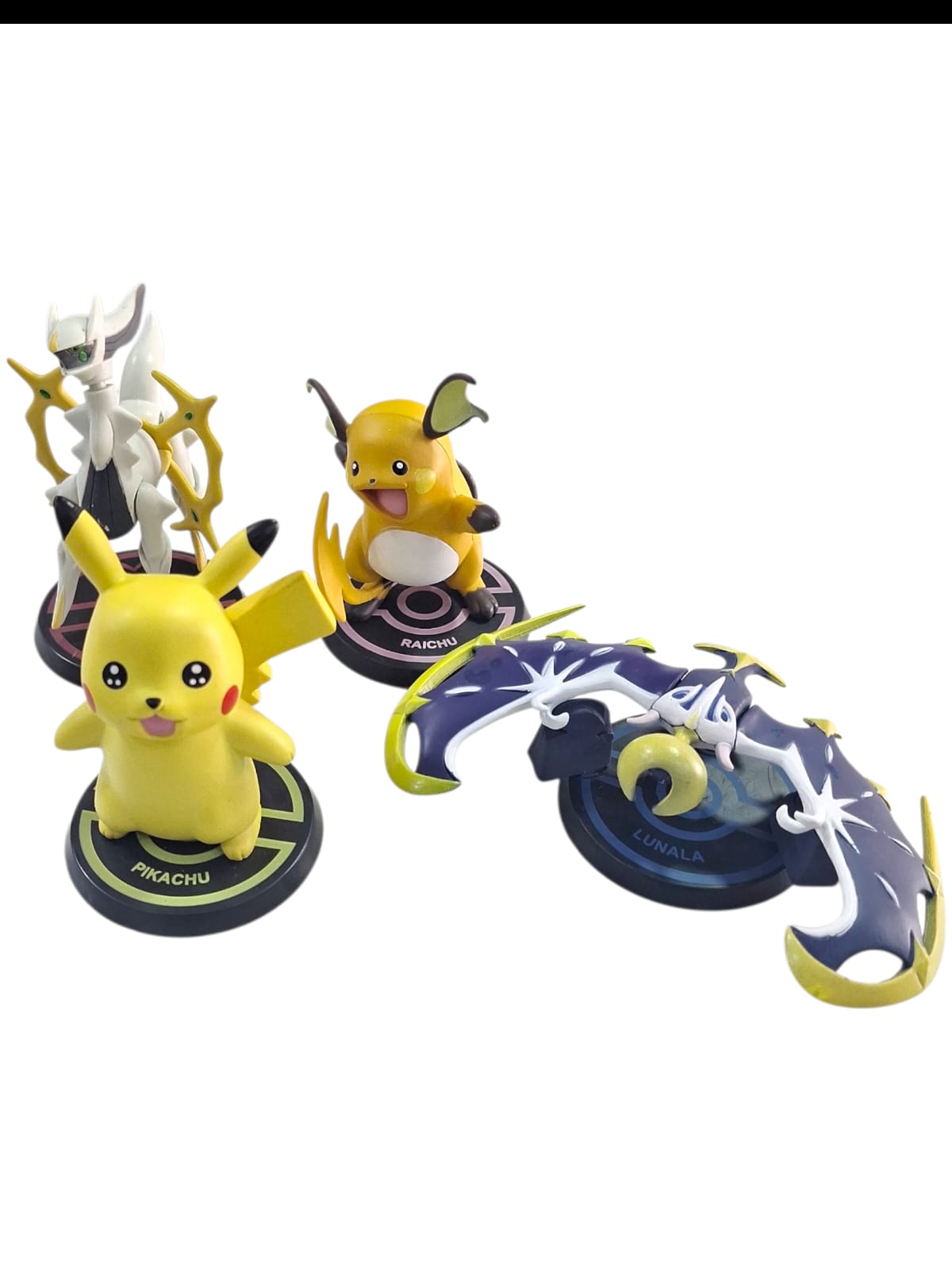 MuÑecos pokemon con base 