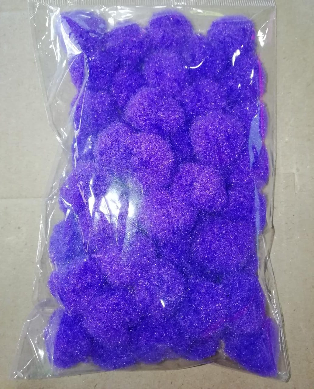 Pompones de felpa 20mm lila x 50 uni