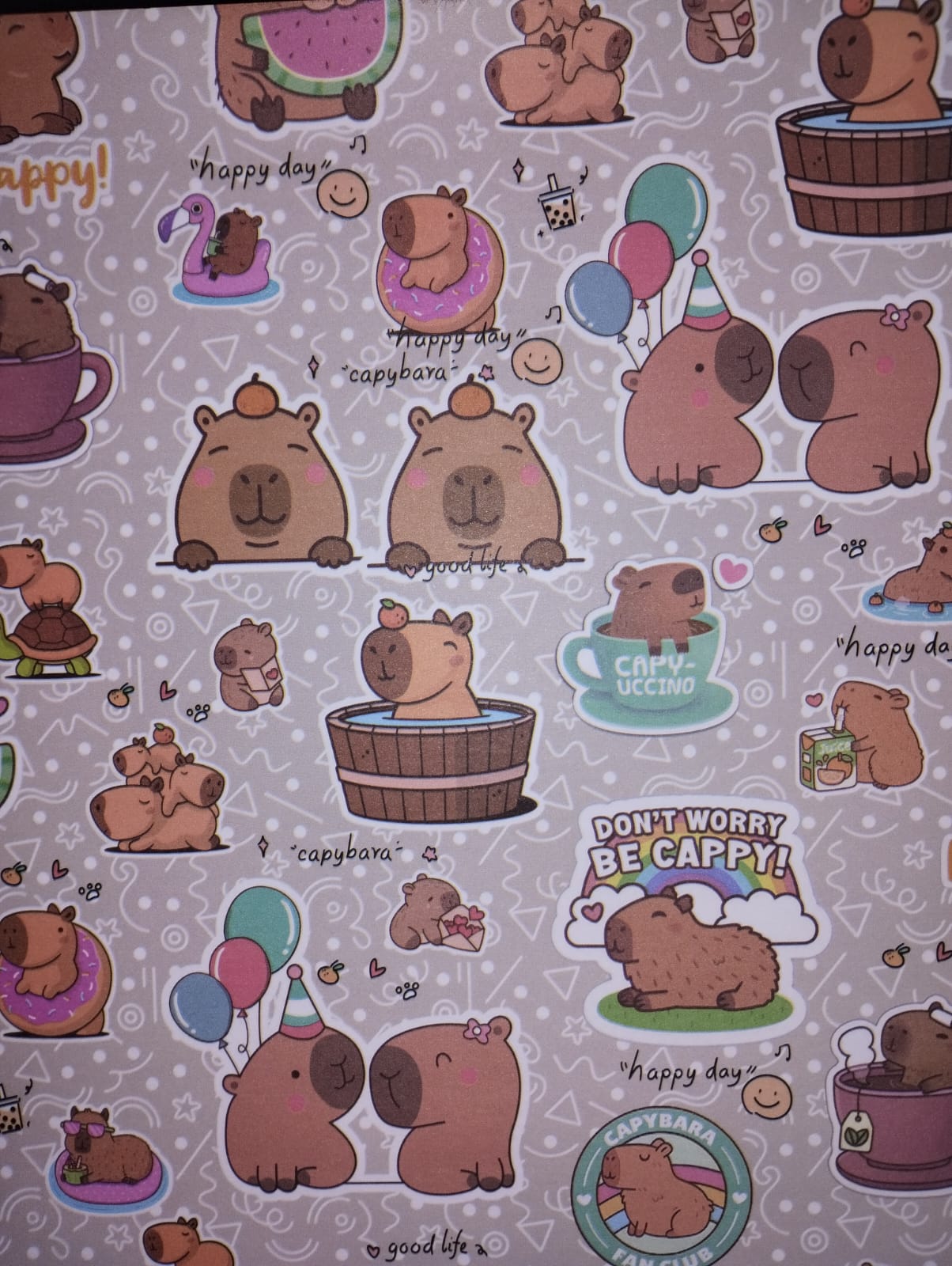 Papel de regalo obra capibara 