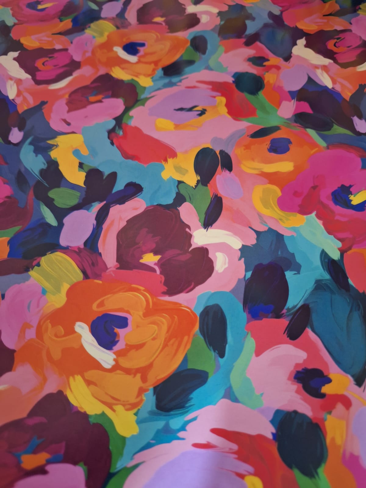 Papel pequepack de regalo ilustrado flores pintadas