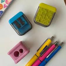 Sacapunta con laberinto 